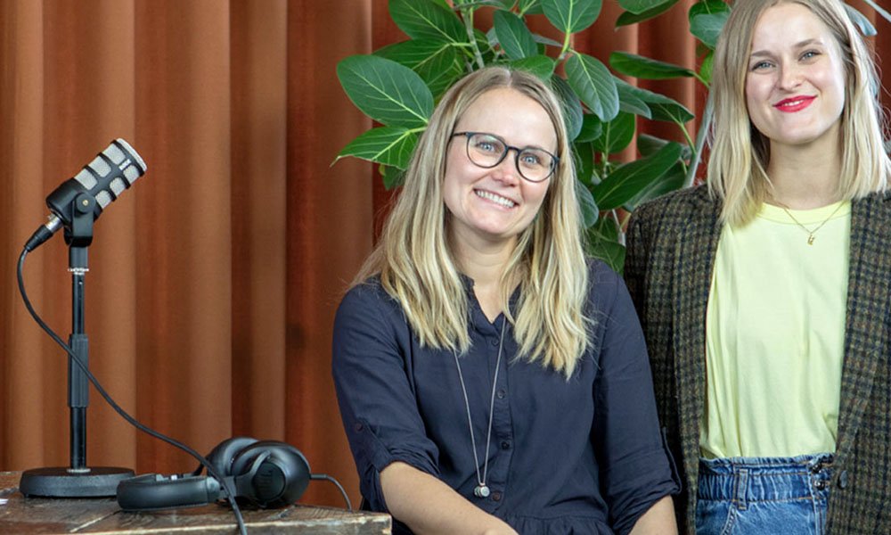 Investerings- og pensionsspecialist Trine Hesselbjerg Larsen og Cathrine Wichmann